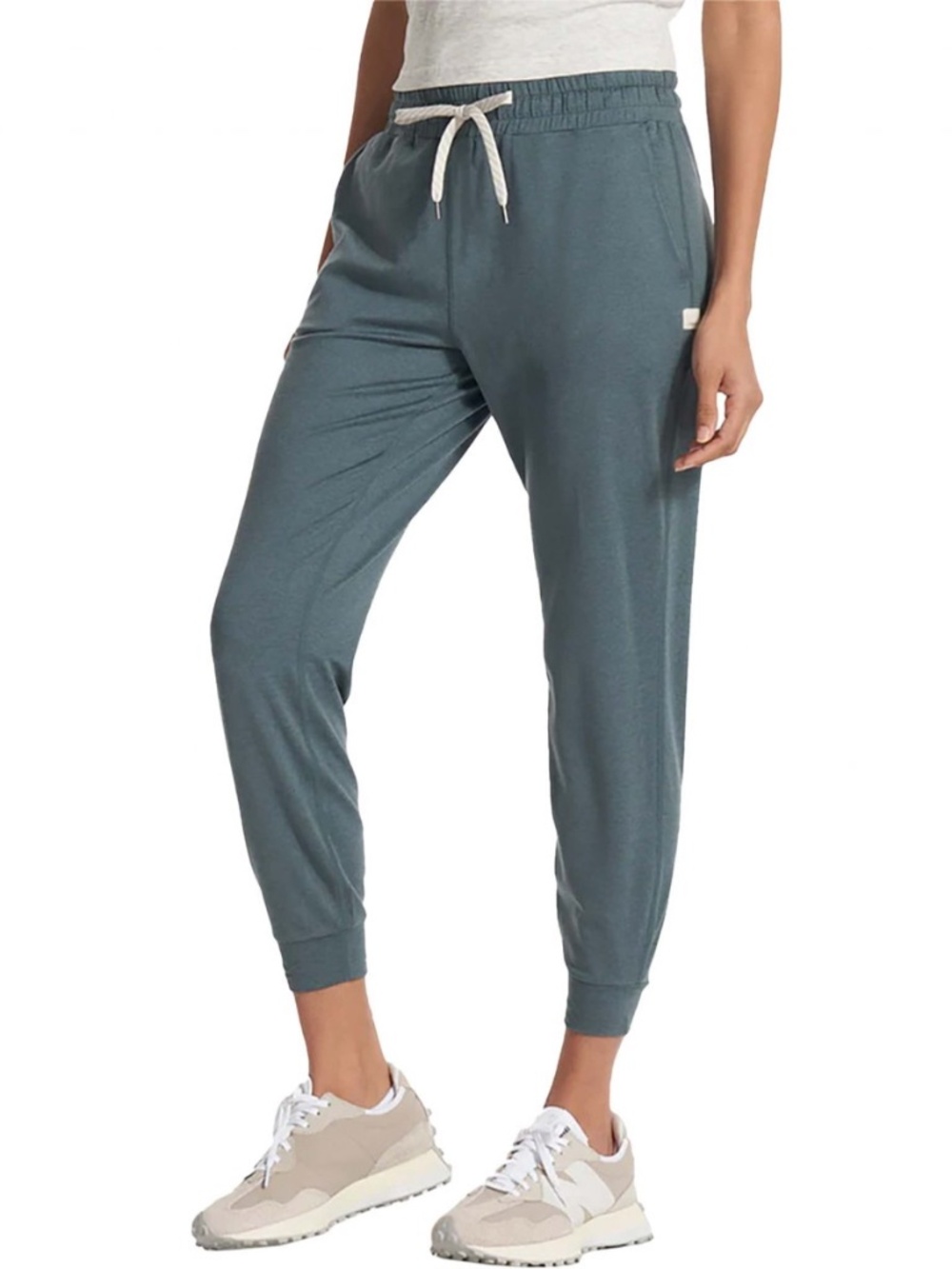 🏃‍♀️Vuori women’s performance jogger. Great condition. Ready to roll. ☁️